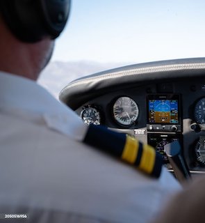 Read more about the article Advanced Pilot Training Offered By Flight Schools