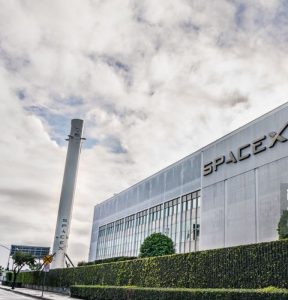 Read more about the article No Clear Signals Of SpaceX IPO